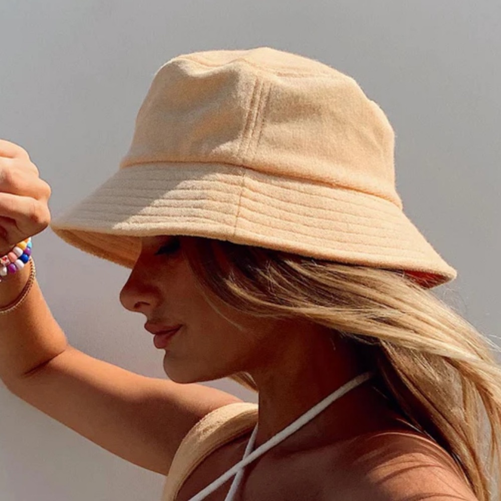 NBW princess Polly bucket hat
